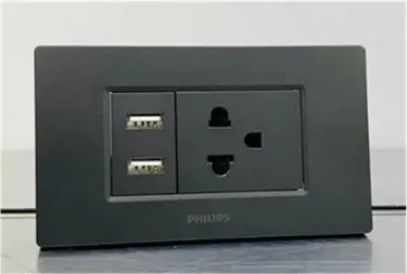 งานเปลี่ยน ชุดเต้ารับ PHILIPS USB พร้อมปลั๊กมีกราวด์ (ปลั๊กกราวด์เดี่ยว) รุ่น LEAF 