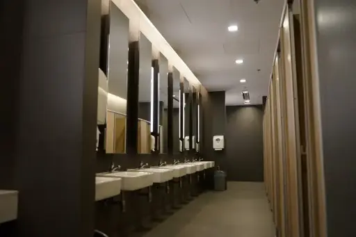 [CASE000089] Out light in the women’s restroom